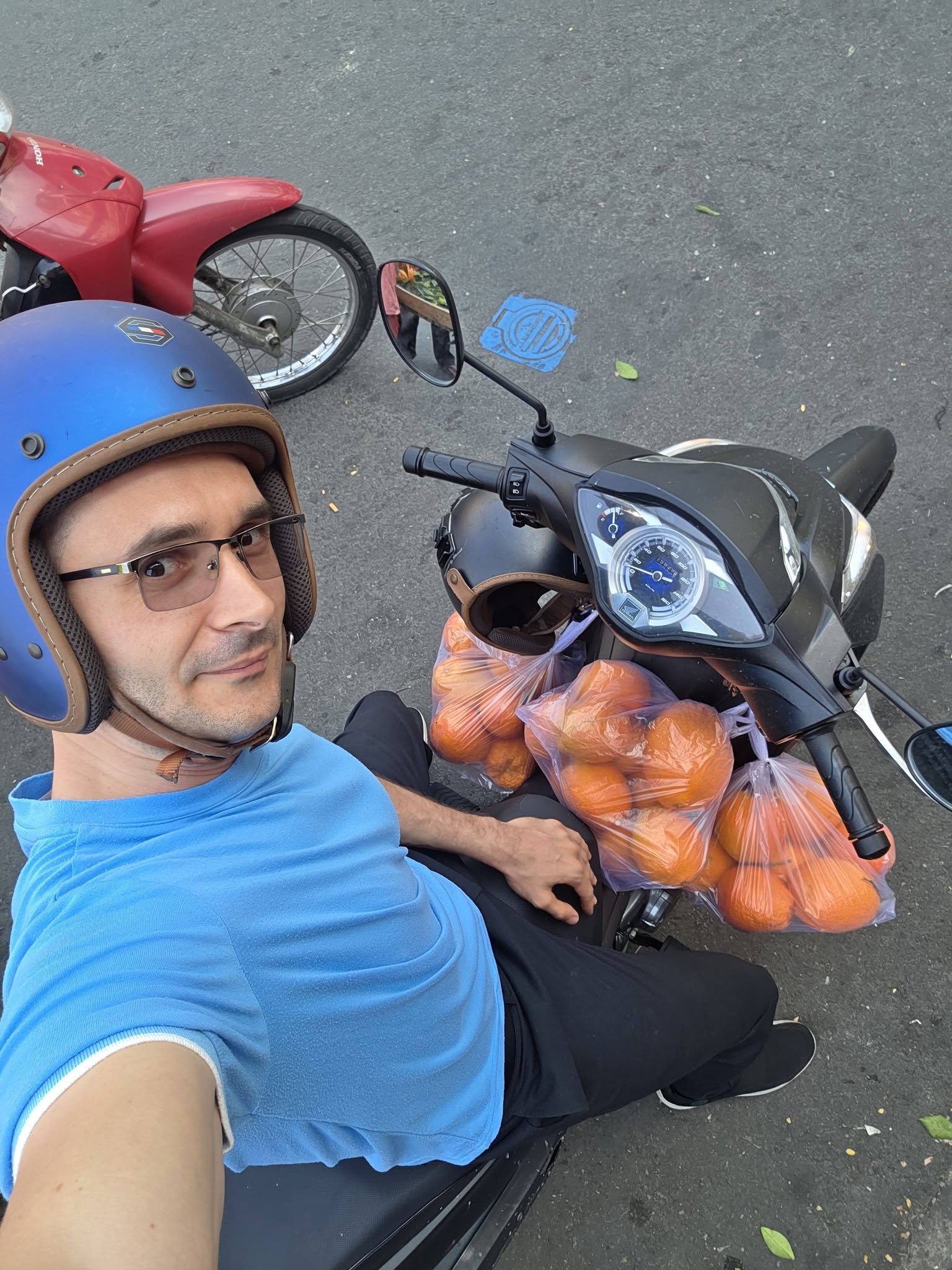 Kh&aacute;ch T&acirc;y nằng nặc mua hết xe chở cam c&oacute; biển số 37, đ&ograve;i b&aacute;n lại gi&aacute; gấp đ&ocirc;i v&igrave; l&yacute; do kh&ocirc;ng ai ngờ tới- Ảnh 2.