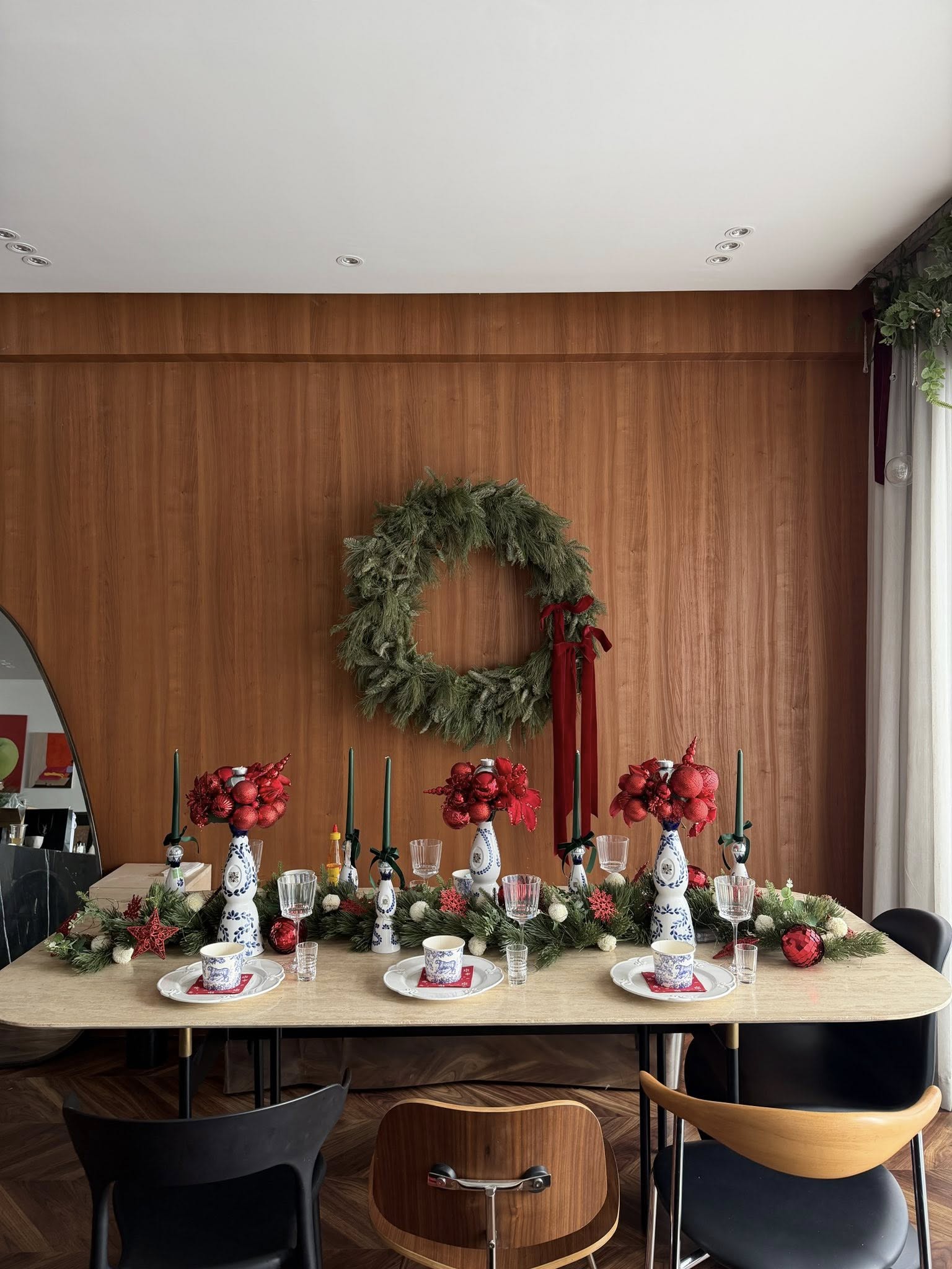 Nh&agrave; gi&agrave;u chơi Noel kiểu g&igrave;? Lộ diện c&acirc;y th&ocirc;ng của 1 ph&uacute; b&agrave; "giữ chuỗi đầu tư khủng", đẹp kh&ocirc;ng đối thủ- Ảnh 9.