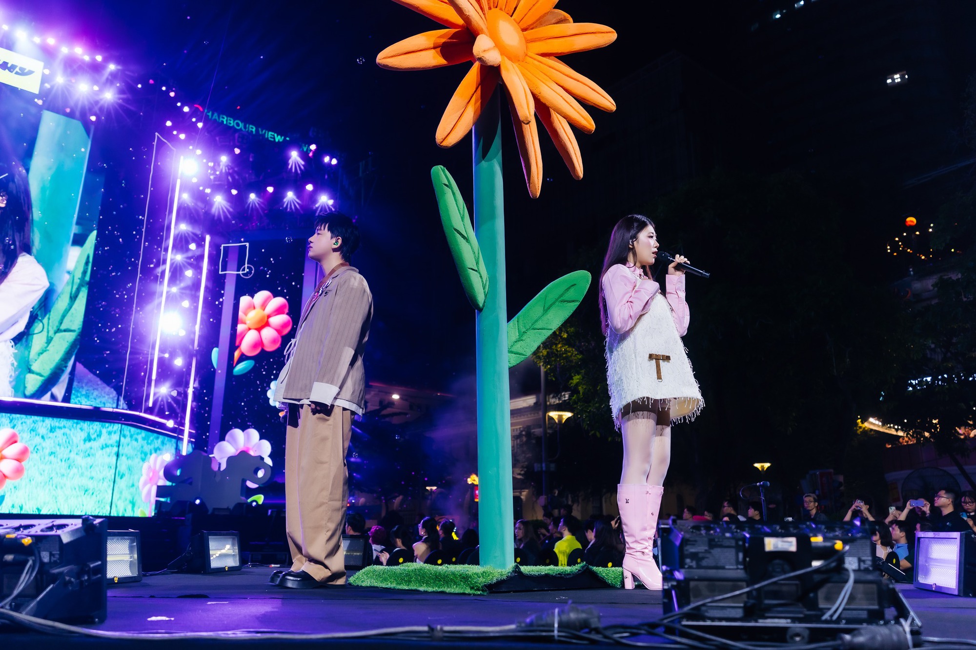 WeYoung 2025: Khi c&aacute;c nghệ sĩ trẻ l&agrave;m chủ s&acirc;n khấu v&agrave; toả s&aacute;ng bằng c&acirc;u chuyện &acirc;m nhạc của ch&iacute;nh m&igrave;nh- Ảnh 4.