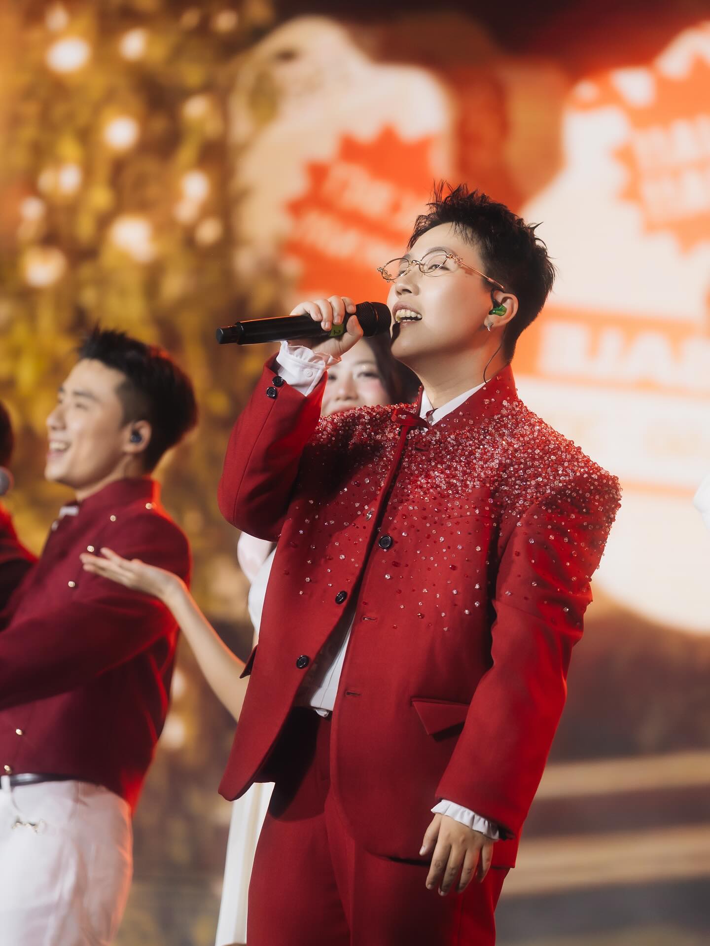 WeYoung 2025: Khi c&aacute;c nghệ sĩ trẻ l&agrave;m chủ s&acirc;n khấu v&agrave; toả s&aacute;ng bằng c&acirc;u chuyện &acirc;m nhạc của ch&iacute;nh m&igrave;nh- Ảnh 18.