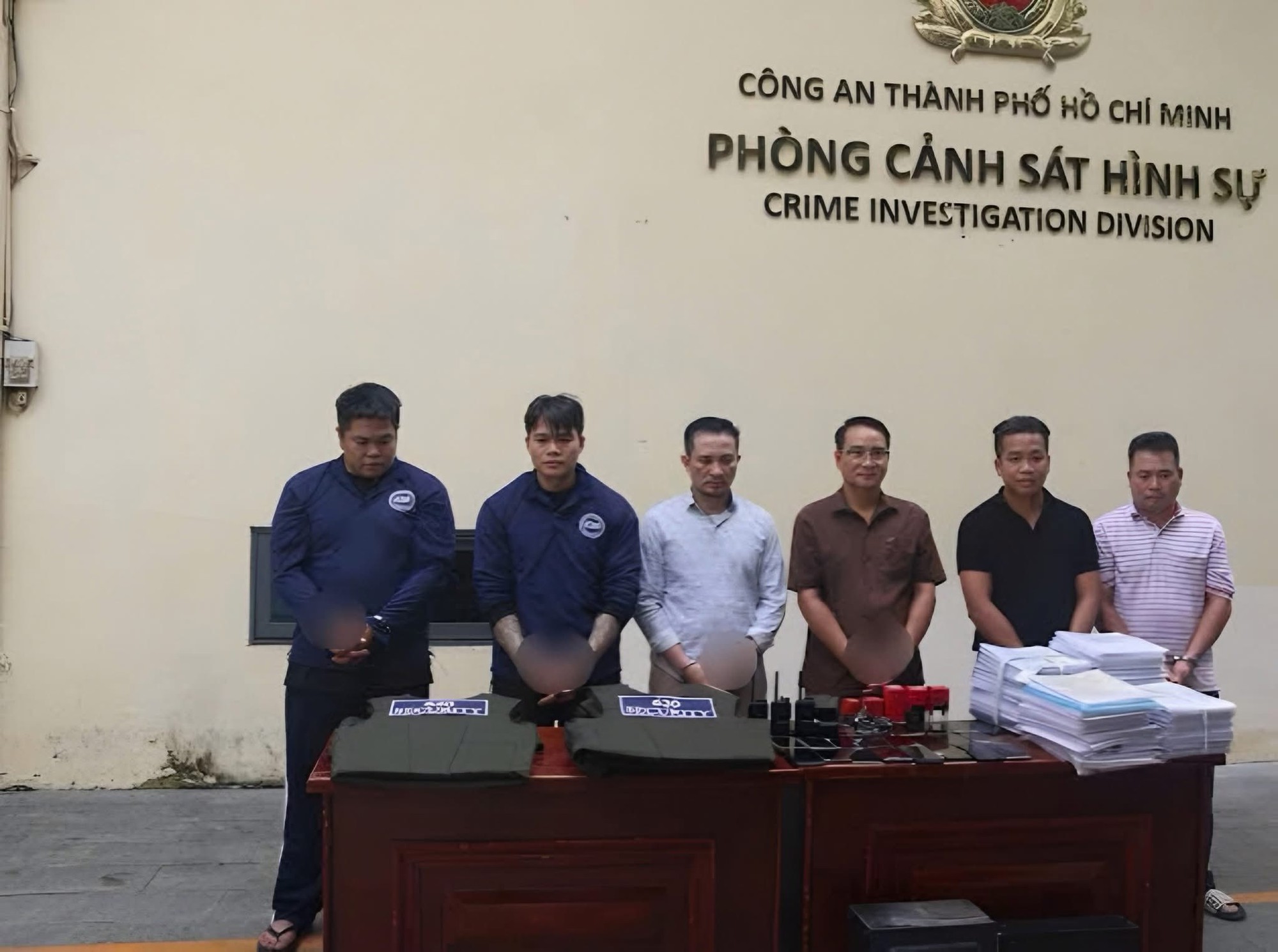 "&Ocirc;ng tr&ugrave;m" Hồ Th&agrave;nh Được bị bắt sau vụ kh&aacute;m x&eacute;t khẩn cấp 6 địa điểm: Nổi tiếng Tiktok với 4 triệu lượt th&iacute;ch- Ảnh 4.