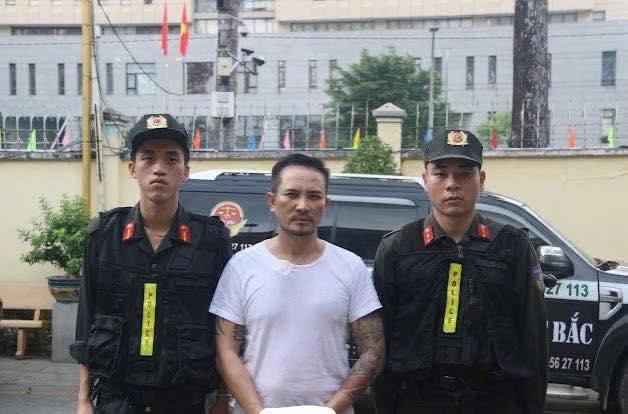 "&Ocirc;ng tr&ugrave;m" Hồ Th&agrave;nh Được bị bắt sau vụ kh&aacute;m x&eacute;t khẩn cấp 6 địa điểm: Nổi tiếng Tiktok với 4 triệu lượt th&iacute;ch- Ảnh 6.