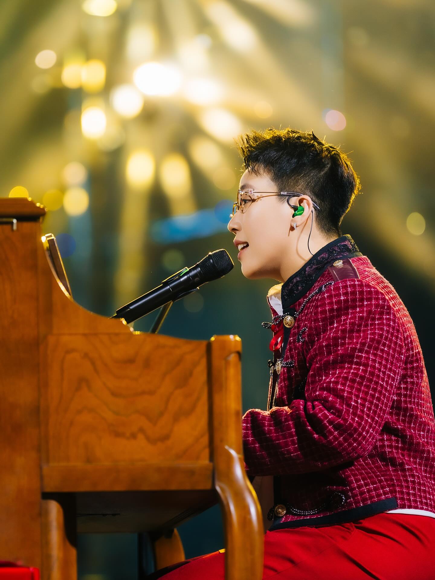 WeYoung 2025: Khi c&aacute;c nghệ sĩ trẻ l&agrave;m chủ s&acirc;n khấu v&agrave; toả s&aacute;ng bằng c&acirc;u chuyện &acirc;m nhạc của ch&iacute;nh m&igrave;nh- Ảnh 15.