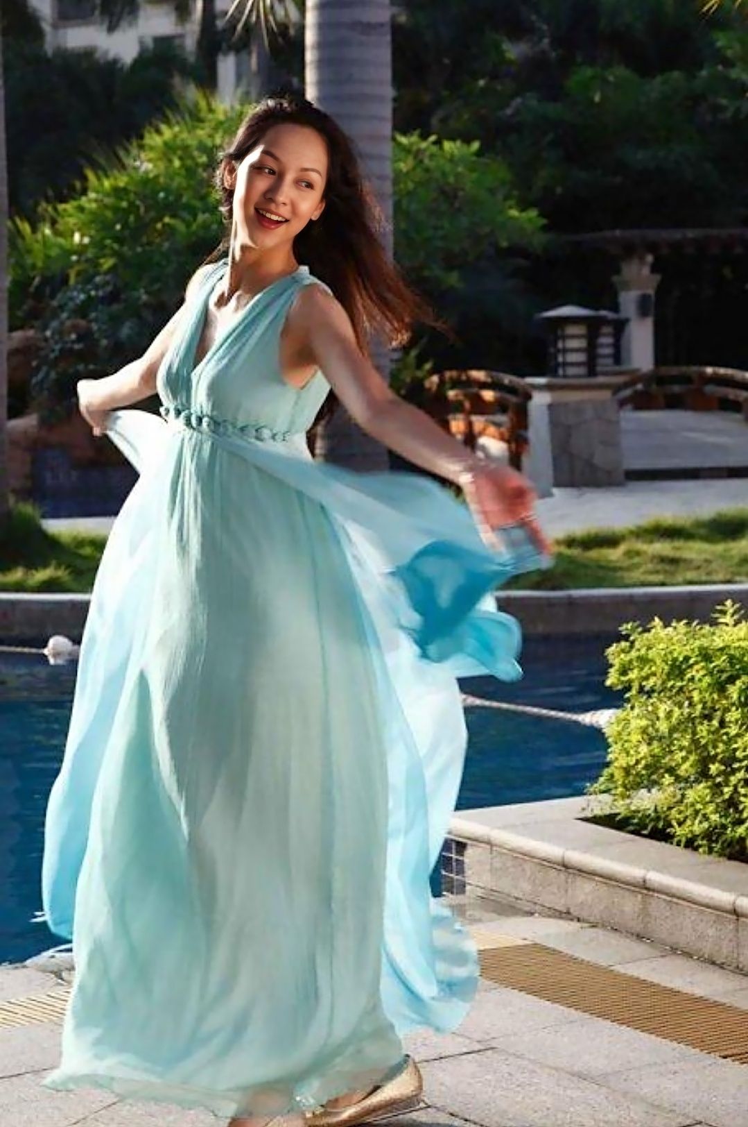 Mẹ đơn th&acirc;n vẫn khiến trai t&acirc;n k&eacute;m 16 tuổi m&ecirc; mẩn, hiện đ&atilde; gần 50 nhưng trẻ như g&aacute;i 18 v&igrave; 1 b&iacute; quyết- Ảnh 2.