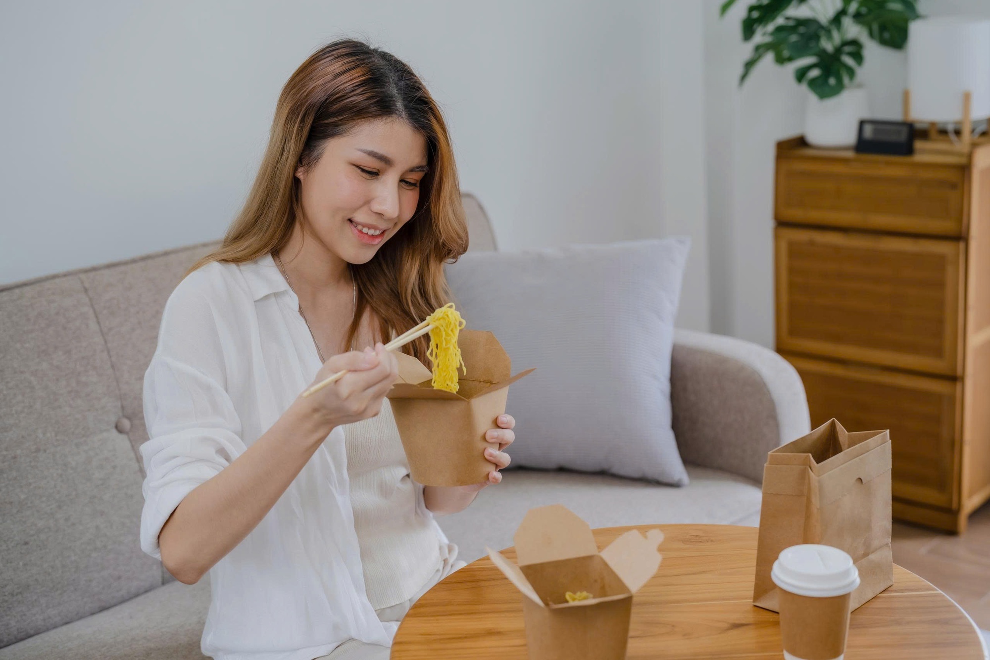 Bỏ t&uacute;i ngay b&iacute; quyết tiết kiệm kiểu mới của sinh vi&ecirc;n những ng&agrave;y cuối năm- Ảnh 1.