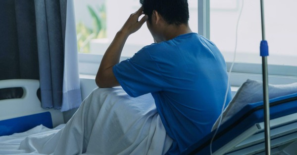 Ch&agrave;ng trai 22 tuổi đ&atilde; mắc suy thận, b&aacute;c sĩ lắc đầu: &ldquo;Li&ecirc;n tục l&agrave;m 2 việc n&agrave;y, thận khoẻ mấy cũng kh&ocirc;ng chịu nổi&rdquo;