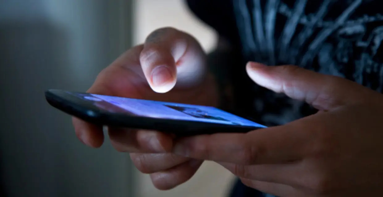 Nhiều người d&ugrave;ng điện thoại bị theo d&otilde;i m&agrave; kh&ocirc;ng hề biết- Ảnh 1.