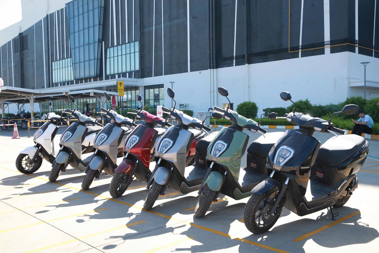 Honda ICON e: giảm gi&aacute; kỷ lục tại đại l&yacute;: Thực tế c&ograve;n 17 triệu đồng, rẻ hơn cả Wave, đầy điện đủ chạy H&agrave; Nội - Ninh B&igrave;nh- Ảnh 7.