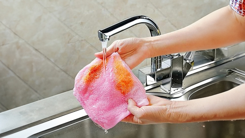 C&aacute;i g&igrave; c&agrave;ng lau c&agrave;ng bẩn: Giật m&igrave;nh khi biết l&agrave; thứ nh&agrave; n&agrave;o cũng d&ugrave;ng mỗi ng&agrave;y- Ảnh 1.