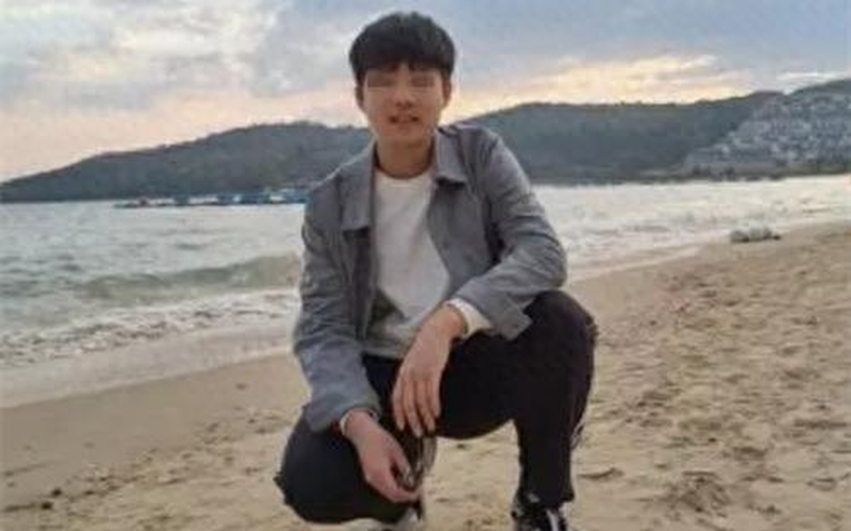 Nam sinh 18 tuổi vừa thi đại học xong ph&aacute;t hiện nhiễm HIV, bật kh&oacute;c th&uacute; nhận: 