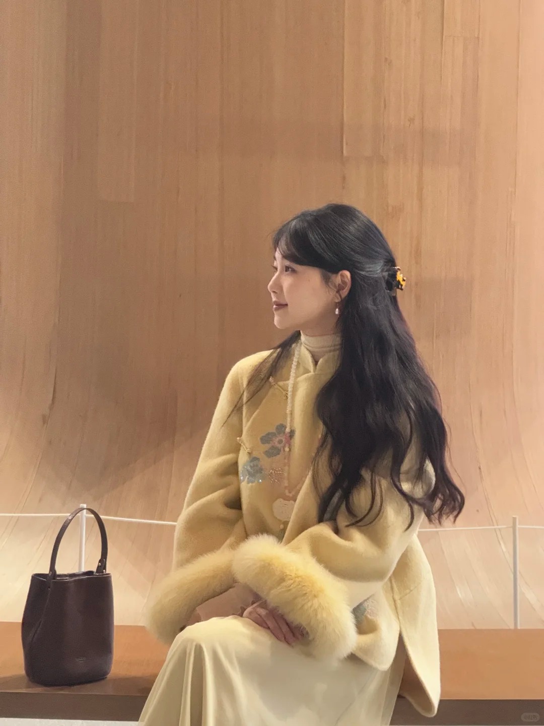 Tại sao cuối năm người ta thường mua quần áo, giày dép mới?- Ảnh 3. Tại sao cuối năm người ta thường mua quần áo, giày dép mới?- Ảnh 3.