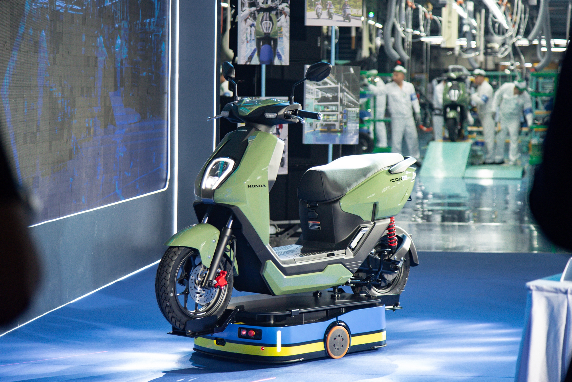 Honda ICON e: giảm gi&aacute; kỷ lục tại đại l&yacute;: Thực tế c&ograve;n 17 triệu đồng, rẻ hơn cả Wave, đầy điện đủ chạy H&agrave; Nội - Ninh B&igrave;nh- Ảnh 2.