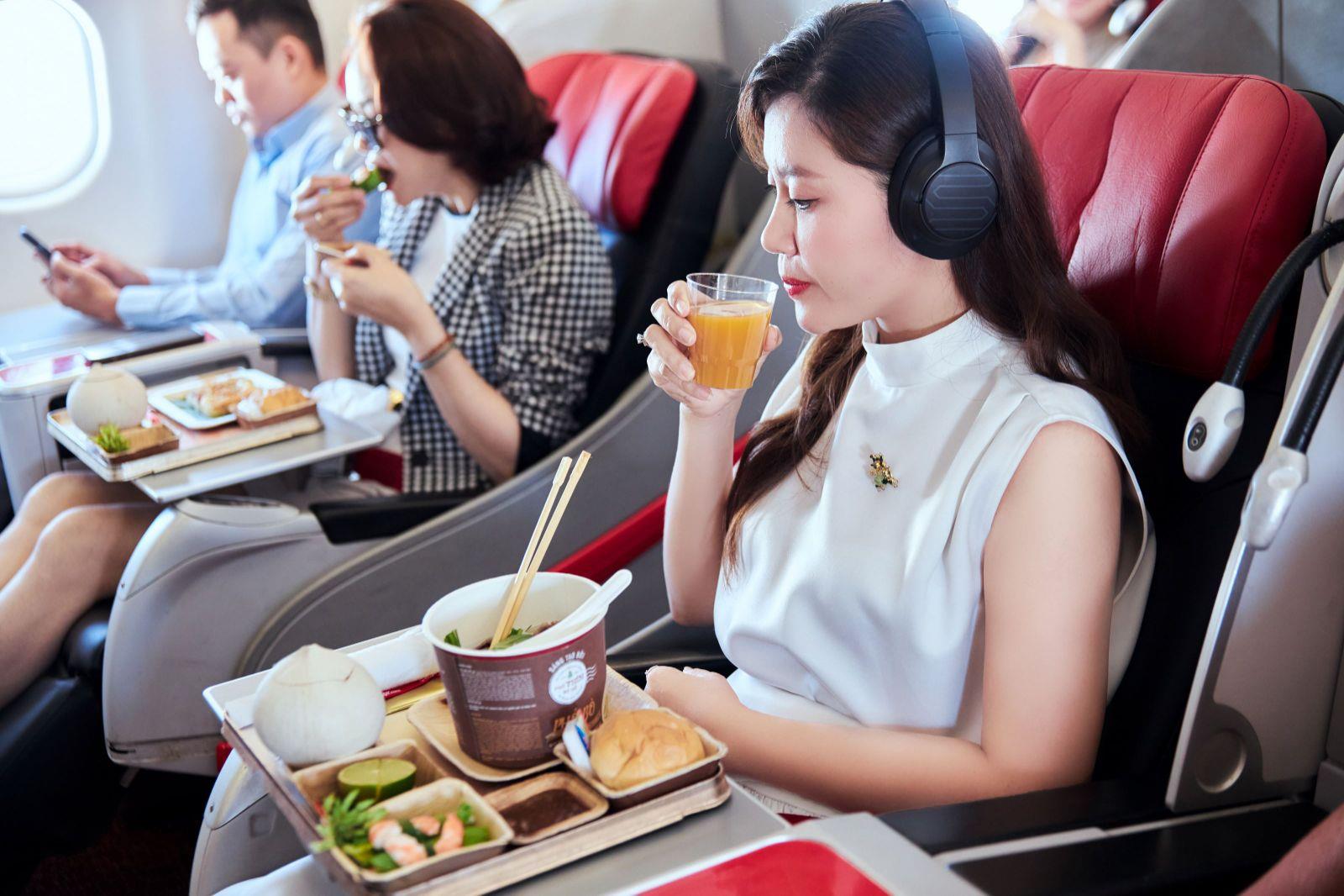Bay Vietjet c&ugrave;ng hạng ghế Business, SkyBoss - Phong c&aacute;ch người dẫn đầu- Ảnh 2.
