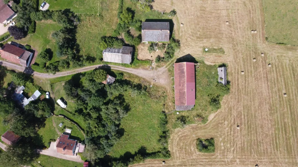 Đ&ocirc;i bạn th&acirc;n U40 rủ nhau nghỉ hưu sớm, bỏ 2,3 tỷ mua lại cả 1 ng&ocirc;i l&agrave;ng để cải tạo: "Ở đ&acirc;y ch&uacute;ng t&ocirc;i c&oacute; tất cả, chỉ thiếu đ&uacute;ng 1 thứ"- Ảnh 3.