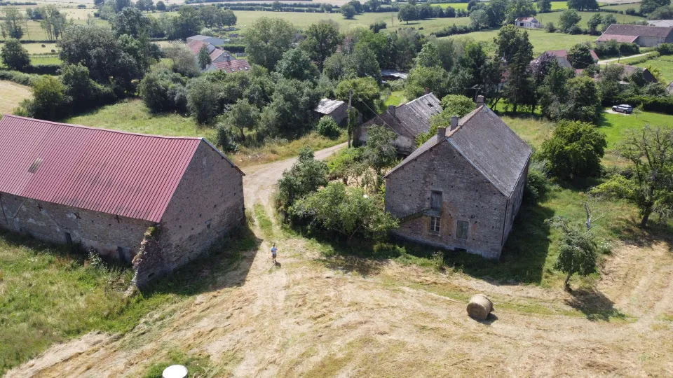 Đ&ocirc;i bạn th&acirc;n U40 rủ nhau nghỉ hưu sớm, bỏ 2,3 tỷ mua lại cả 1 ng&ocirc;i l&agrave;ng để cải tạo: "Ở đ&acirc;y ch&uacute;ng t&ocirc;i c&oacute; tất cả, chỉ thiếu đ&uacute;ng 1 thứ"- Ảnh 5.