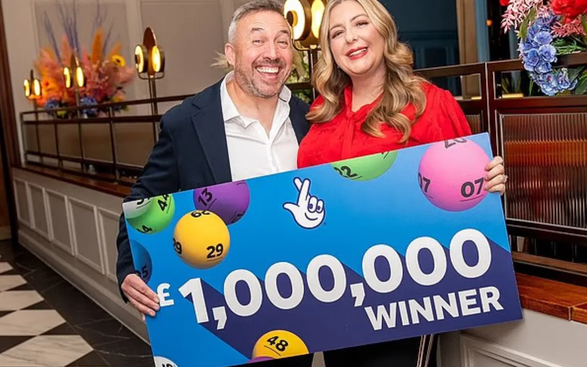 Ph&aacute;t hiện 1 cặp vợ chồng chỉ l&agrave; t&agrave;i xế v&agrave; nh&acirc;n vi&ecirc;n b&igrave;nh thường, nhưng nhận số tiền 35 tỷ đồng tới 2 lần- Ảnh 2.