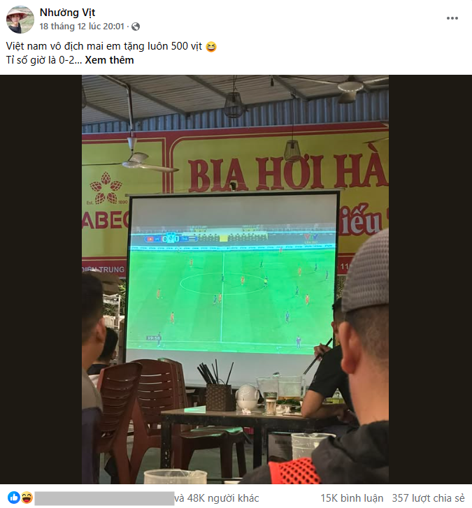 Người đ&agrave;n &ocirc;ng H&agrave; Nội đi mua 600 con vịt về ph&aacute;t cho người lạ mừng "Việt Nam v&ocirc; địch": Phản ứng của vợ thế n&agrave;o?- Ảnh 1.