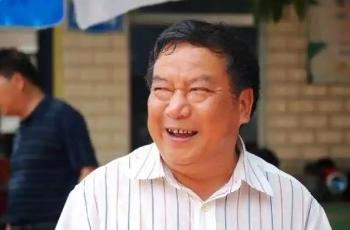 Thầy hiệu trưởng vừa nhậm chức đ&atilde; đưa ra quyết định g&acirc;y tranh c&atilde;i, 13 năm sau tất cả mọi người đều phải thừa nhận v&agrave; nể phục- Ảnh 5.