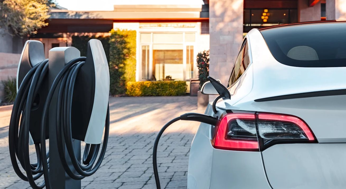 'Giật m&igrave;nh' trước mức ph&iacute; 10 năm sử dụng xe xăng, xe điện, xe hybrid: C&acirc;u trả lời phức tạp hơn tưởng tượng!- Ảnh 1.