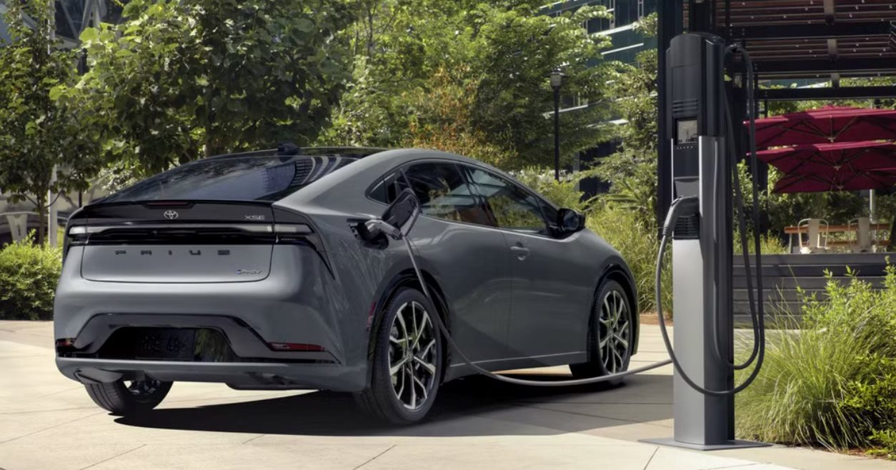 'Giật m&igrave;nh' trước mức ph&iacute; 10 năm sử dụng xe xăng, xe điện, xe hybrid: C&acirc;u trả lời phức tạp hơn tưởng tượng!- Ảnh 2.