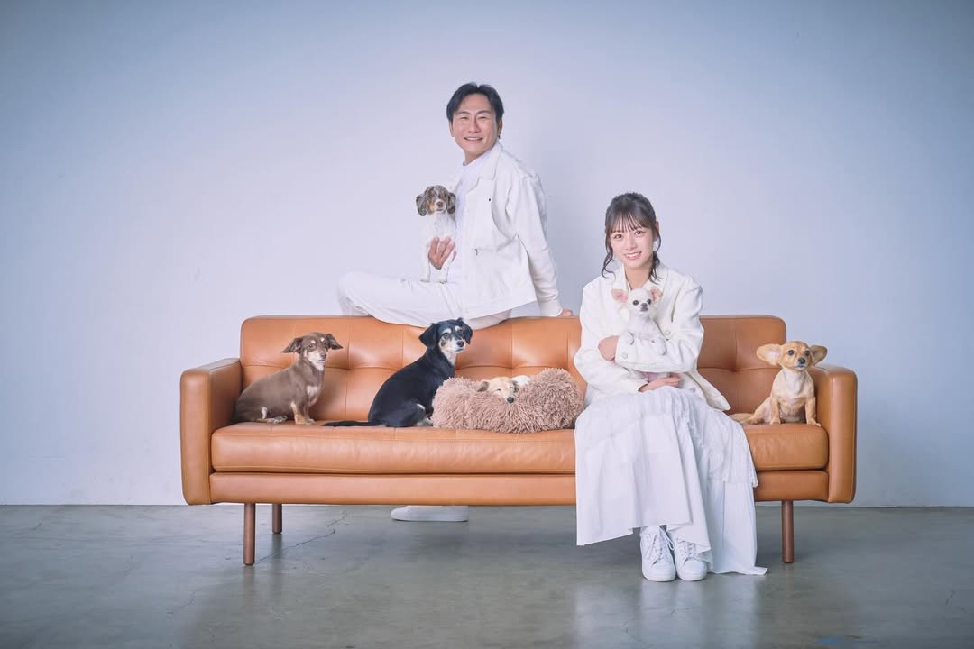 Cặp đ&ocirc;i đũa lệch 16 tuổi ch&iacute;nh thức về chung nh&agrave;- Ảnh 2.