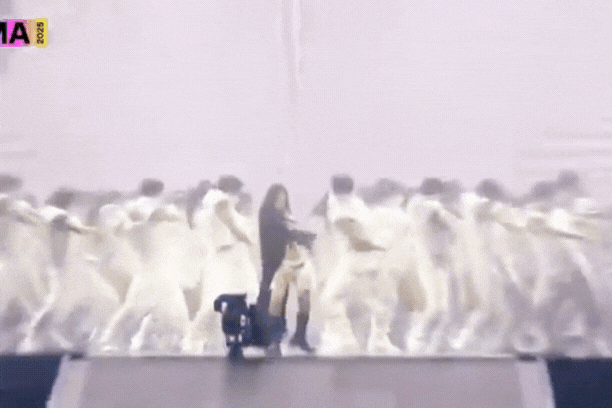 Jennie nhảy solo chưa bao giờ biết mệt l&agrave; g&igrave;!- Ảnh 4.