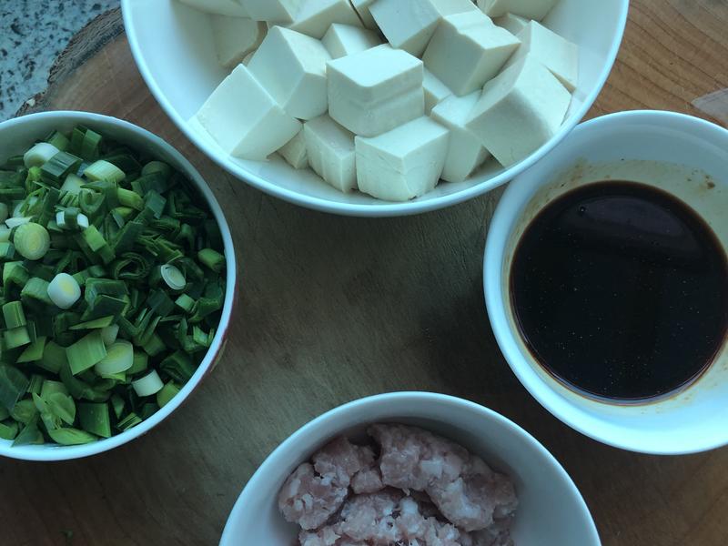 Thịt băm nấu với c&aacute;c nguy&ecirc;n liệu n&agrave;y thật ngon, chỉ ri&ecirc;ng m&oacute;n đầu ti&ecirc;n th&ocirc;i đ&atilde; khiến ai cũng phải chảy nước miếng!- Ảnh 23.