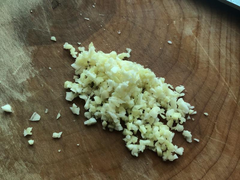 Thịt băm nấu với c&aacute;c nguy&ecirc;n liệu n&agrave;y thật ngon, chỉ ri&ecirc;ng m&oacute;n đầu ti&ecirc;n th&ocirc;i đ&atilde; khiến ai cũng phải chảy nước miếng!- Ảnh 24.