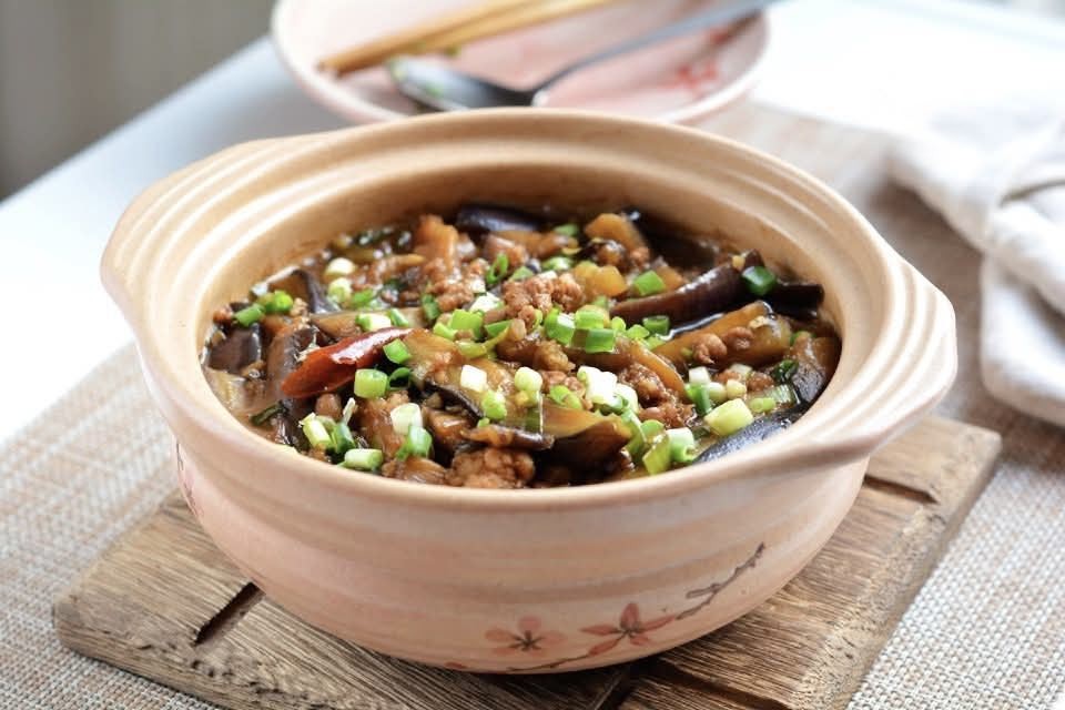 Thịt băm nấu với c&aacute;c nguy&ecirc;n liệu n&agrave;y thật ngon, chỉ ri&ecirc;ng m&oacute;n đầu ti&ecirc;n th&ocirc;i đ&atilde; khiến ai cũng phải chảy nước miếng!- Ảnh 1.