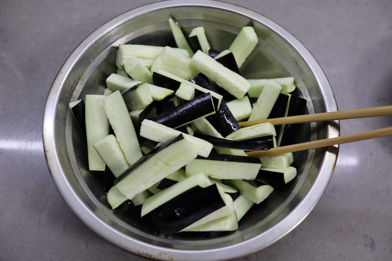 Thịt băm nấu với c&aacute;c nguy&ecirc;n liệu n&agrave;y thật ngon, chỉ ri&ecirc;ng m&oacute;n đầu ti&ecirc;n th&ocirc;i đ&atilde; khiến ai cũng phải chảy nước miếng!- Ảnh 2.