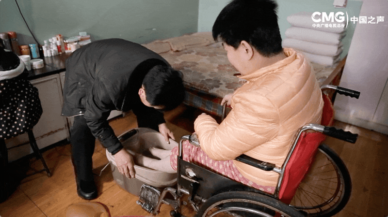 Lời n&oacute;i dối 12 năm của anh cảnh s&aacute;t khiến h&agrave;ng triệu người bật kh&oacute;c- Ảnh 3.