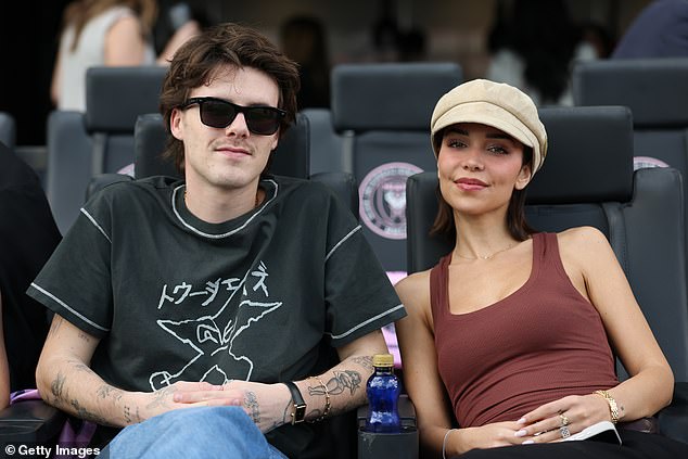 Người hưởng lợi &ldquo;đậm&rdquo; nhất giữa drama nh&agrave; Beckham: Kh&ocirc;ng phải Victoria hay tiểu thư nh&agrave; tỷ ph&uacute;, m&agrave; l&agrave; c&ocirc; g&aacute;i n&agrave;y!- Ảnh 6.