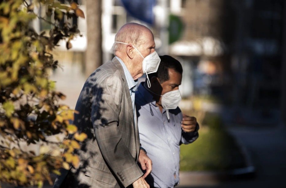 C&ocirc;ng ch&uacute;ng phẫn nộ khi tỷ ph&uacute; giả mất tr&iacute; để trốn thuế 2 tỷ USD, bị ph&aacute;t hiện v&igrave; bạn b&egrave; phản bội, trở th&agrave;nh vụ gian lận thuế c&aacute; nh&acirc;n lớn nhất lịch sử Mỹ- Ảnh 5.