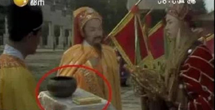 L&uacute;c n&agrave;o cũng thấy Sa Tăng khệ nệ g&aacute;nh h&agrave;nh l&yacute;, vậy trong đ&oacute; c&oacute; g&igrave;?- Ảnh 2.