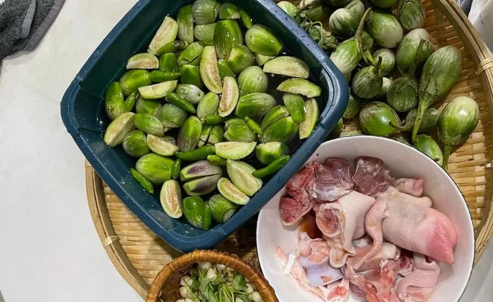 Loại quả mọc dại c&oacute; vị đắng đặc trưng nay th&agrave;nh đặc sản, đặc biệt ngon khi nấu c&ugrave;ng thịt ba chỉ- Ảnh 5.