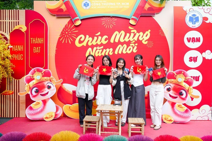 Tổng LĐLĐ Việt Nam đồng &yacute; phương &aacute;n nghỉ Tết Dương lịch 4 ng&agrave;y li&ecirc;n tục- Ảnh 1.