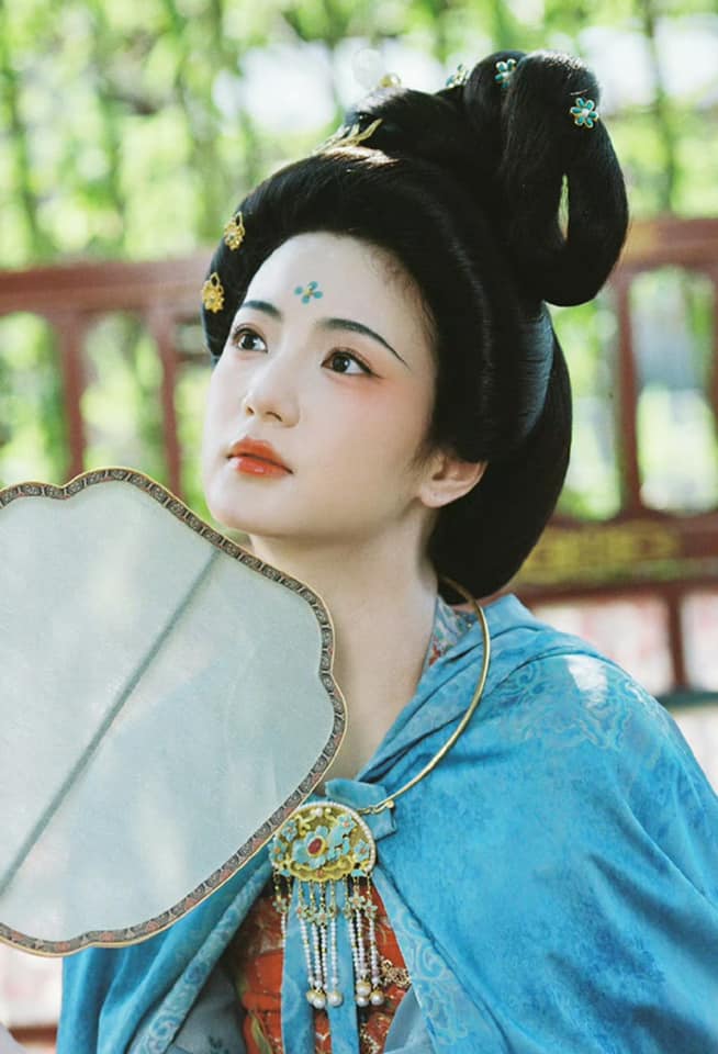 Lần đầu c&oacute; mỹ nh&acirc;n &ldquo;mặt như m&acirc;m bạc&rdquo; lại được khen nức nở: Visual tuyệt t&aacute;c hội họa, kh&ocirc;ng thể đẹp hơn được nữa- Ảnh 11.