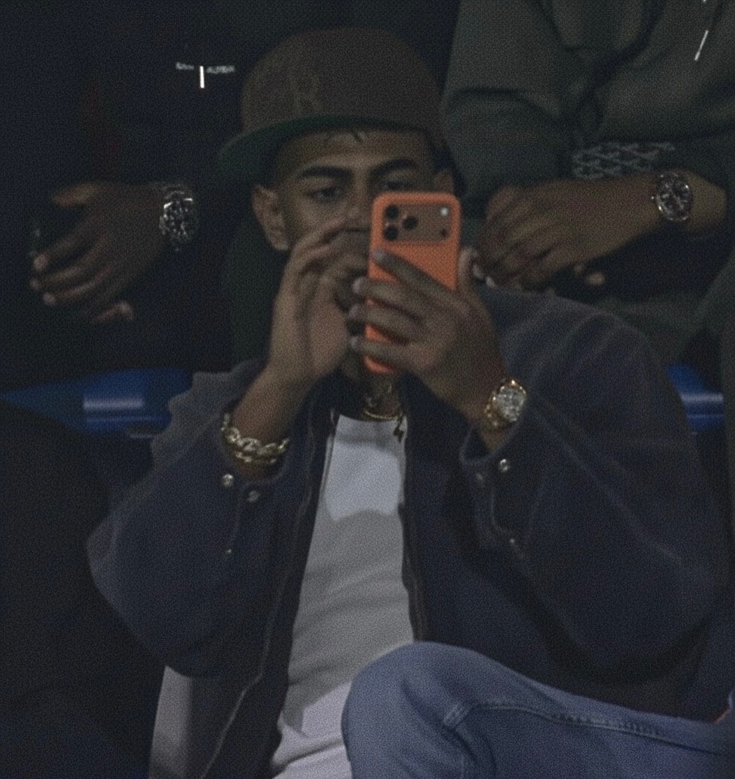 Chuyện t&igrave;nh "ngang tr&aacute;i" của Lamine Yamal: Nhận tiền tấn từ OPPO nhưng "l&eacute;n l&uacute;t" hướng về iPhone- Ảnh 3.