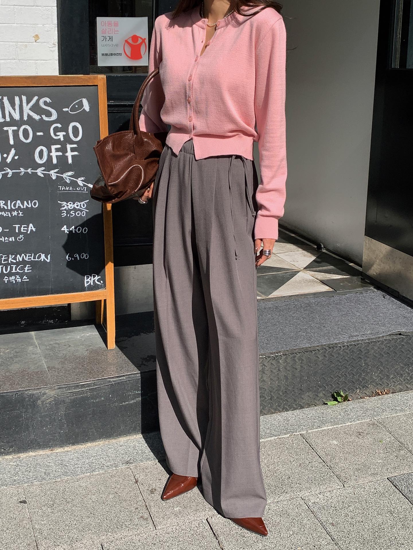 2 kiểu quần d&agrave;i đang 