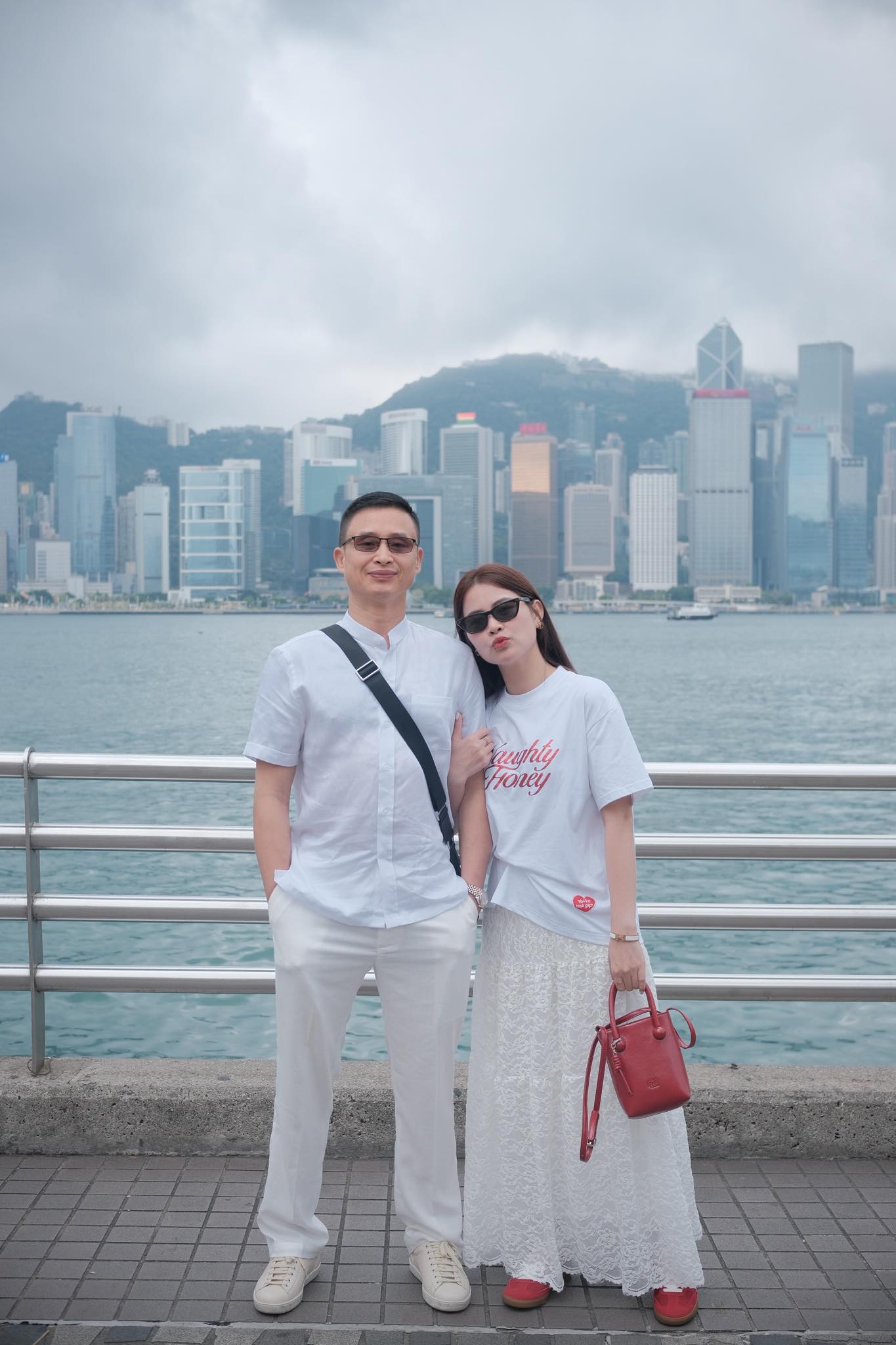 G&aacute;i đẹp cưới "&ocirc;ng ch&uacute;" lớn hơn 20 tuổi, sinh con xong th&igrave; đi học tiếp: Cuộc sống hiện tại kh&oacute; tin- Ảnh 5.