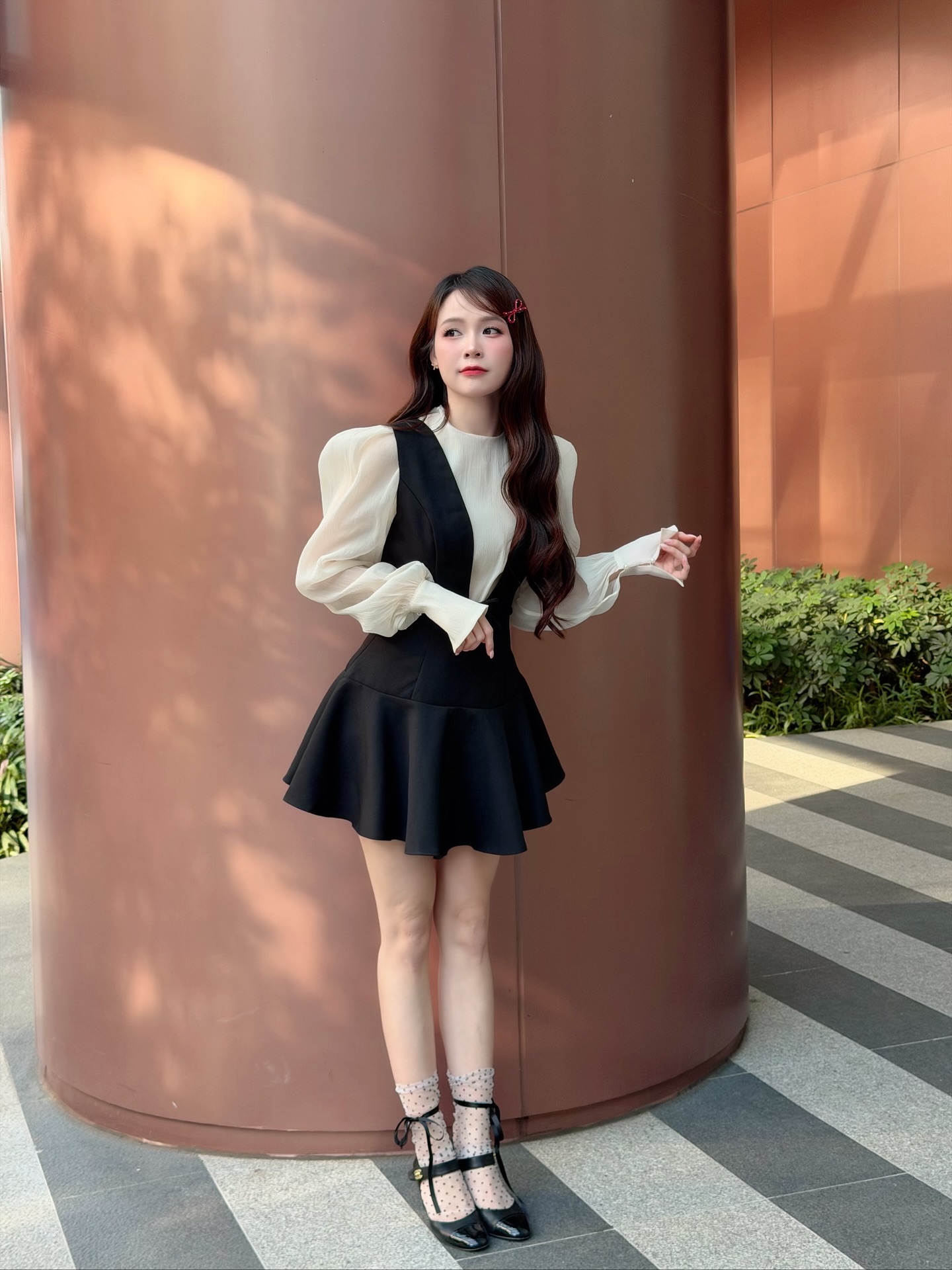 Nh&igrave;n tưởng c&ocirc; sinh vi&ecirc;n n&agrave;o nhưng h&oacute;a ra mỹ nh&acirc;n n&agrave;y đ&atilde; U40, 5 m&oacute;n thời trang ch&iacute;nh l&agrave; 