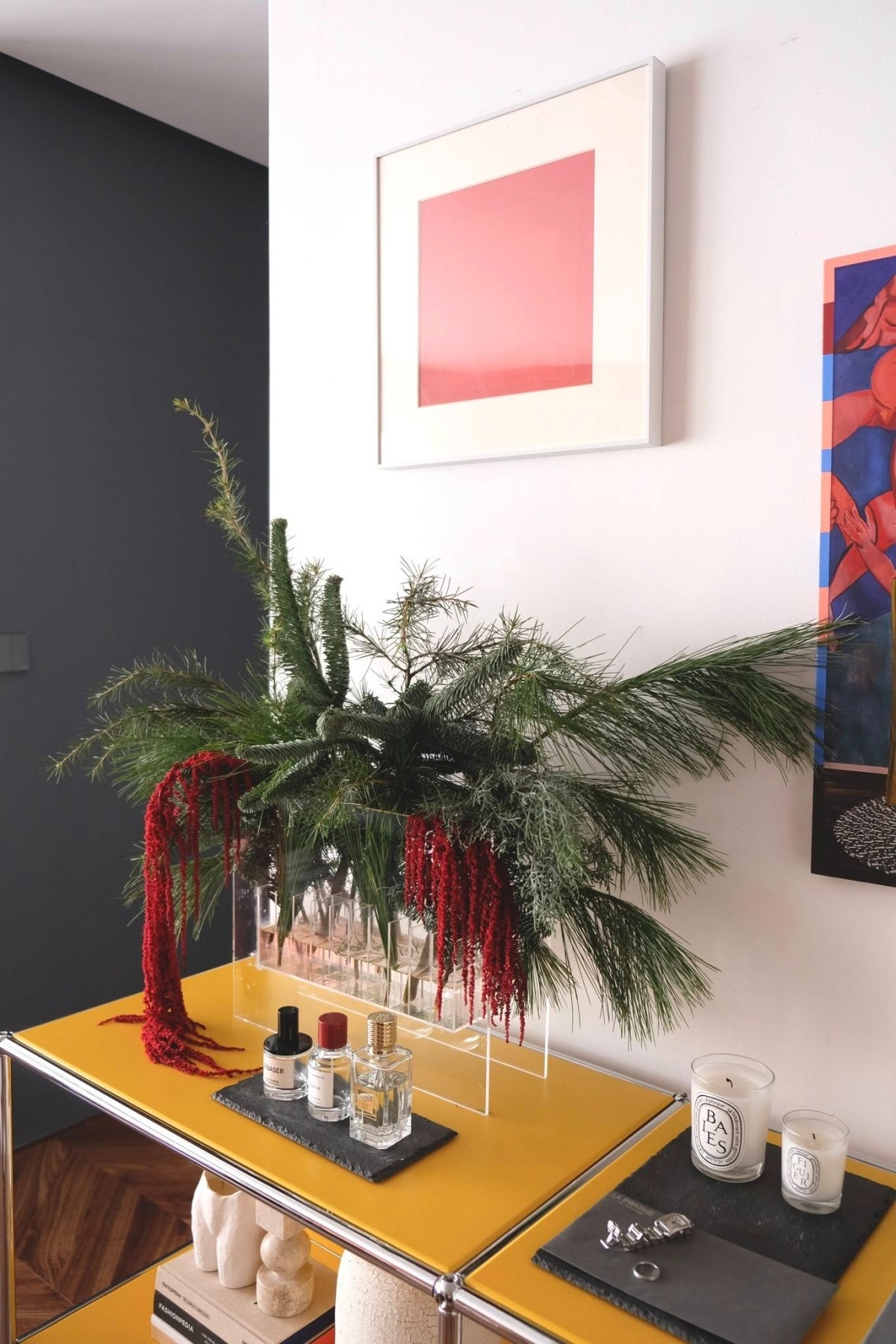 Sao Việt đ&oacute;n Gi&aacute;ng sinh: Decor kh&ocirc;ng gian như cổ t&iacute;ch, ri&ecirc;ng nh&agrave; Jun Phạm qu&aacute; chữa l&agrave;nh- Ảnh 22.