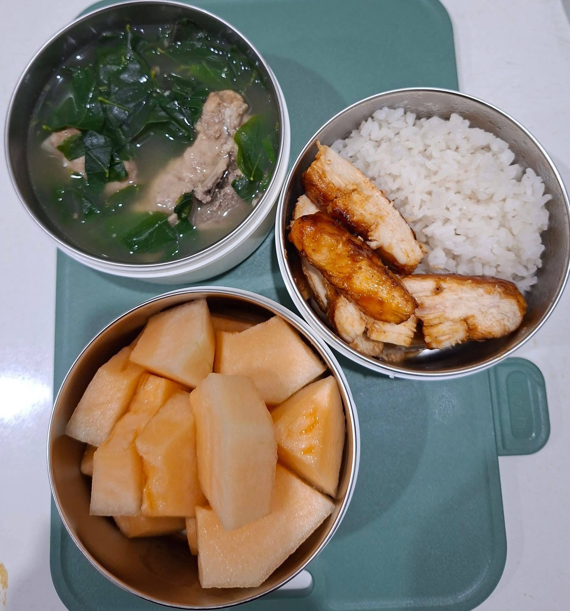 Bữa cơm của học sinh H&agrave; Nội bỗng g&acirc;y sốt MXH: Thực đơn kh&ocirc;ng cầu kỳ nhưng đ&uacute;ng chuẩn "mỹ vị nh&acirc;n gian"- Ảnh 12.