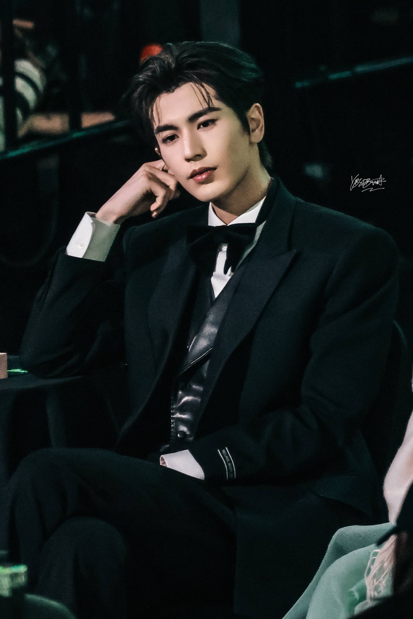 Mỹ nam đẹp đến độ chỉ buồn ngủ cũng ẵm 1 triệu tim: Visual v&ocirc; địch thi&ecirc;n hạ, ngắm m&ecirc; kh&ocirc;ng tho&aacute;t nổi- Ảnh 2.