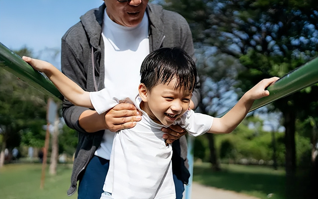 Một việc cha mẹ c&agrave;ng "lười", con c&aacute;i khi trưởng th&agrave;nh c&agrave;ng dễ th&agrave;nh c&ocirc;ng, hiếu thảo- Ảnh 3.
