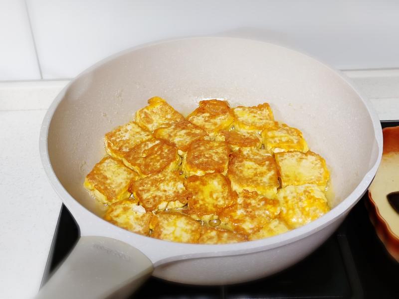 Bữa cơm m&ugrave;a đ&ocirc;ng, khuy&ecirc;n bạn n&ecirc;n ăn 4 m&oacute;n 