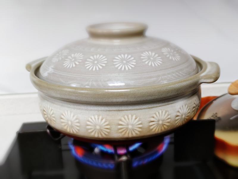 Bữa cơm m&ugrave;a đ&ocirc;ng, khuy&ecirc;n bạn n&ecirc;n ăn 4 m&oacute;n 