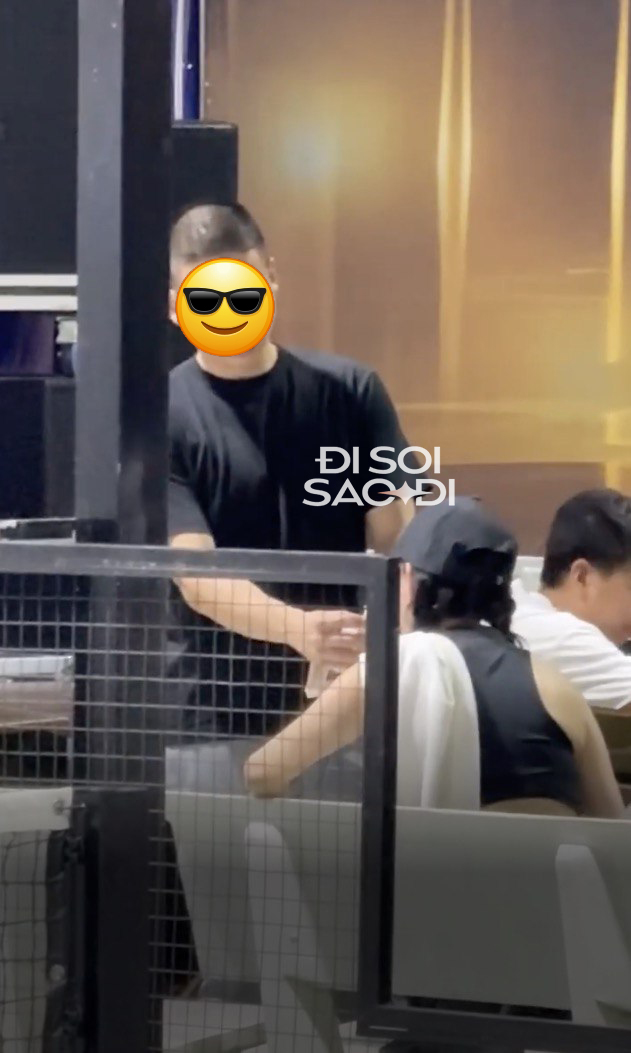 Độc quyền: Bắt gặp Hiền Hồ xuất hiện &ldquo;như h&igrave;nh với b&oacute;ng&rdquo; với trai lạ tr&ecirc;n s&acirc;n Pickleball- Ảnh 2.