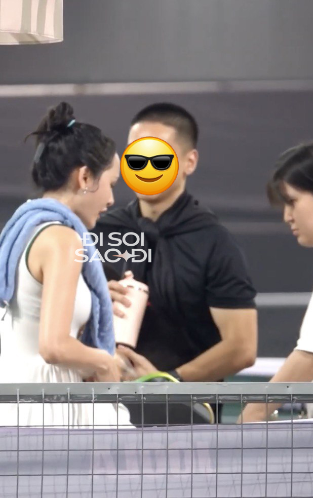 Độc quyền: Bắt gặp Hiền Hồ xuất hiện &ldquo;như h&igrave;nh với b&oacute;ng&rdquo; với trai lạ tr&ecirc;n s&acirc;n Pickleball- Ảnh 5.