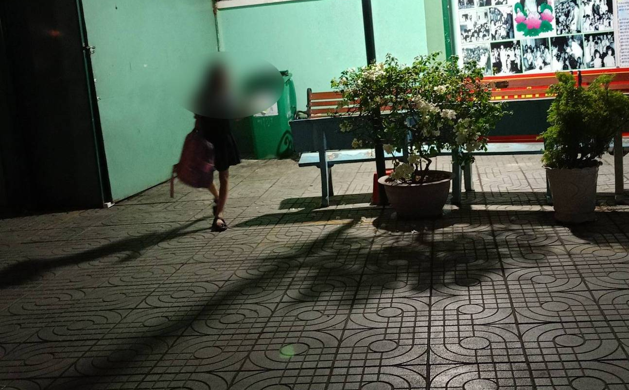 Đăng ảnh con g&aacute;i k&egrave;m ch&uacute; th&iacute;ch "nhiều người n&oacute;i em &aacute;c, v&ocirc; tr&aacute;ch nhiệm", b&agrave; mẹ TP.HCM khiến loạt phụ huynh tranh c&atilde;i- Ảnh 1.